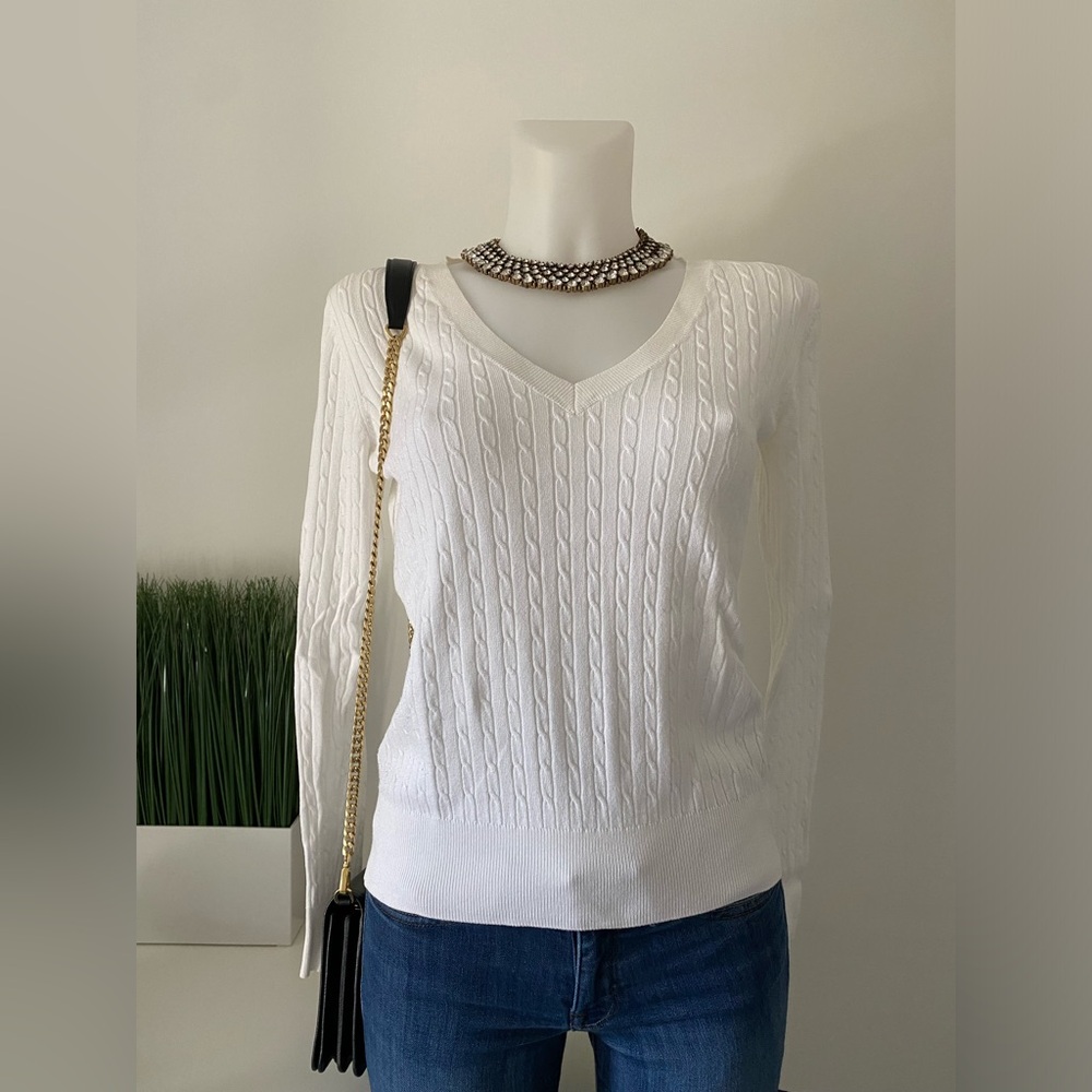 White and Grey H&M fine knit sweater size small